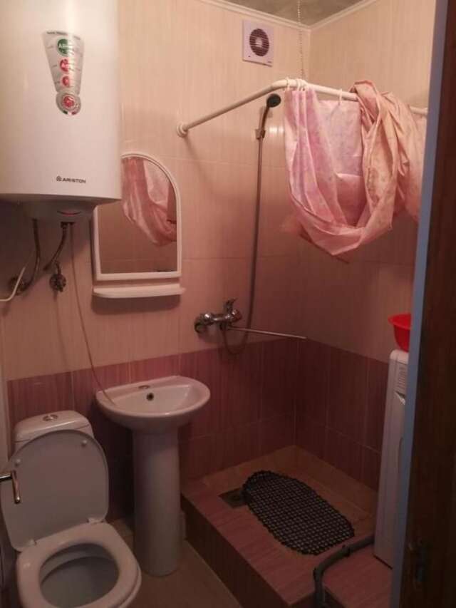 Апартаменты 2-комнатная квартира , 250 меров от моря. Гагра-13