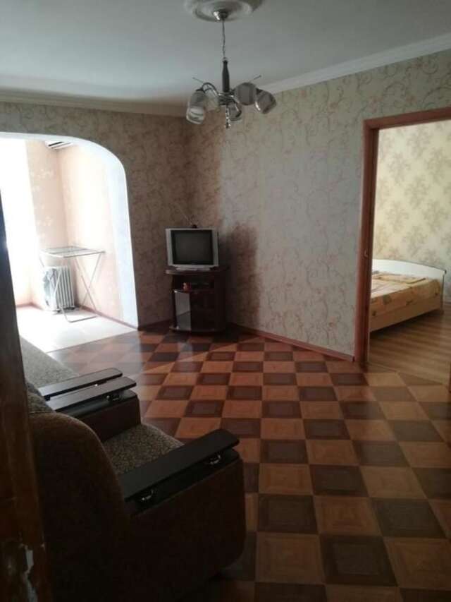 Апартаменты 2-комнатная квартира , 250 меров от моря. Гагра-19